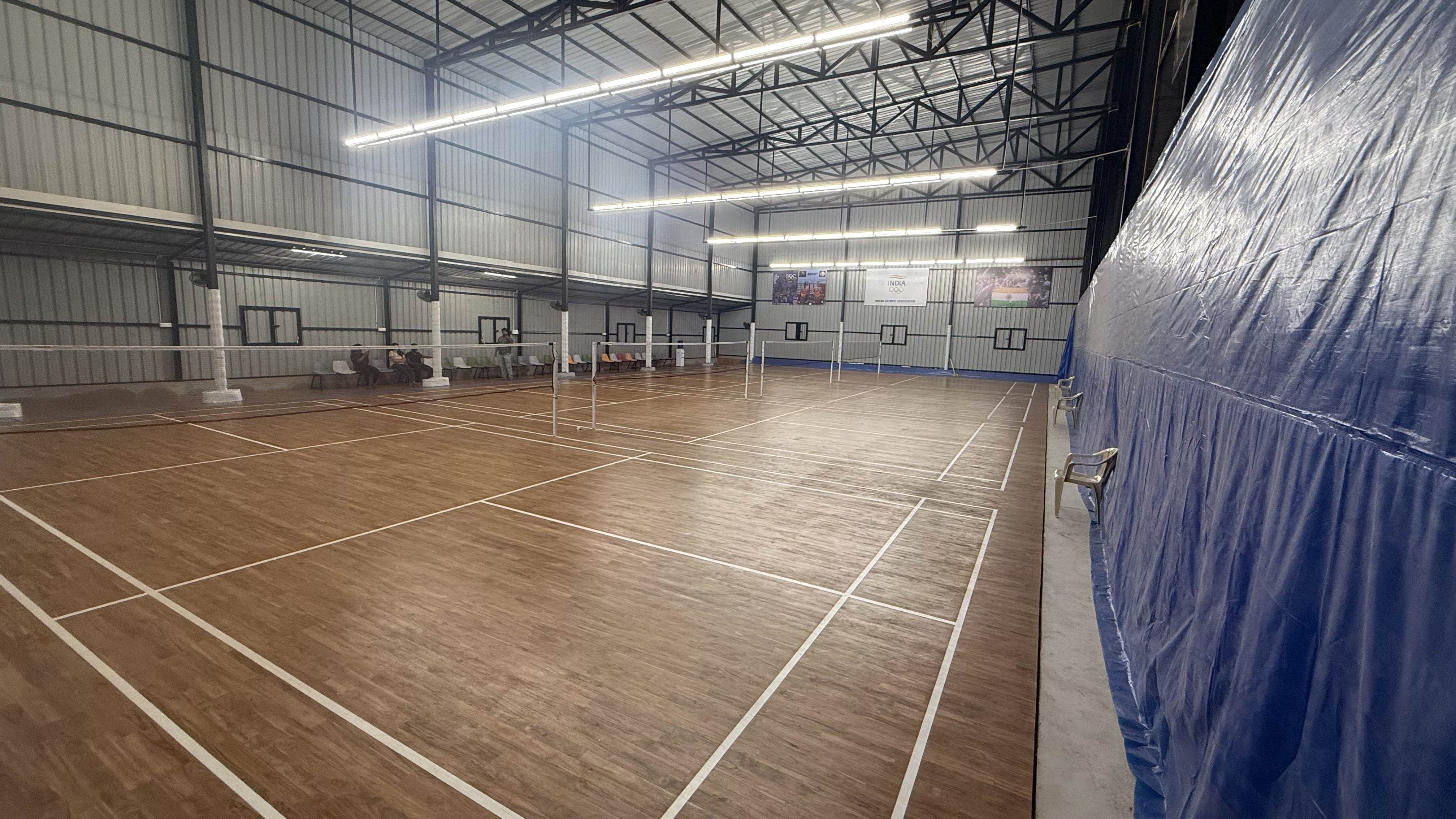 10 Sports Club Badminton