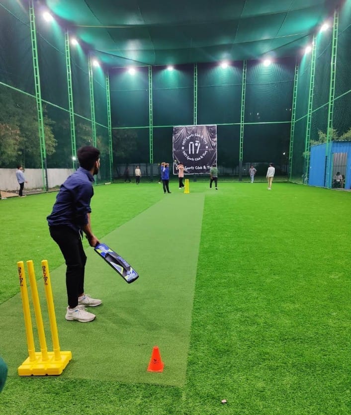 24/7 Sports Club & Turf