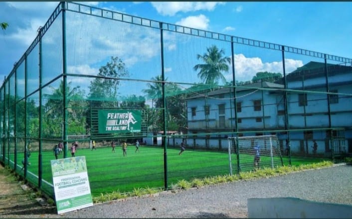 Featherland The Real Turf