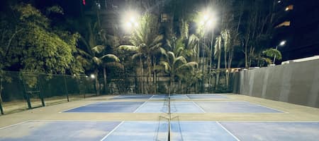 Hotshot Pickleball Arena