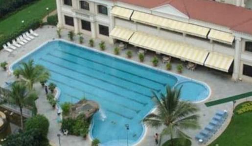 Michael Phelps Swimming at The Classique Club