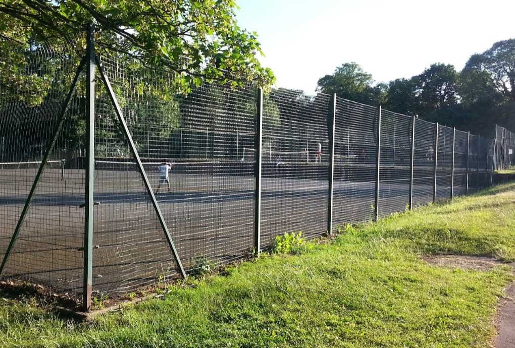 Oakwood Park Tennis Courts