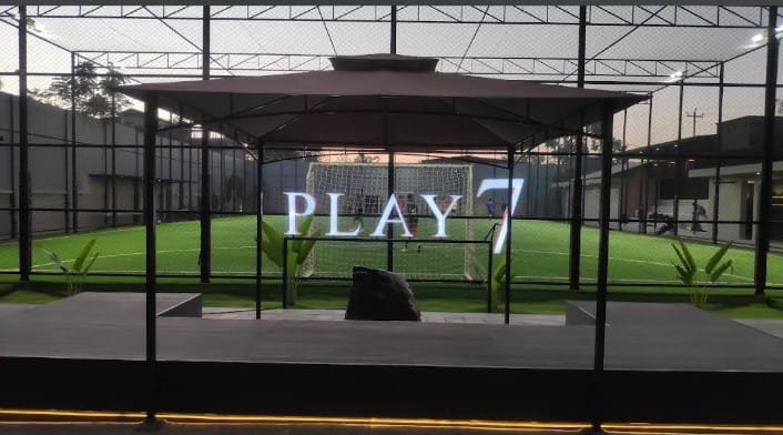 Play 7 Football Turf