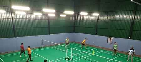 Serve & Smash Badminton