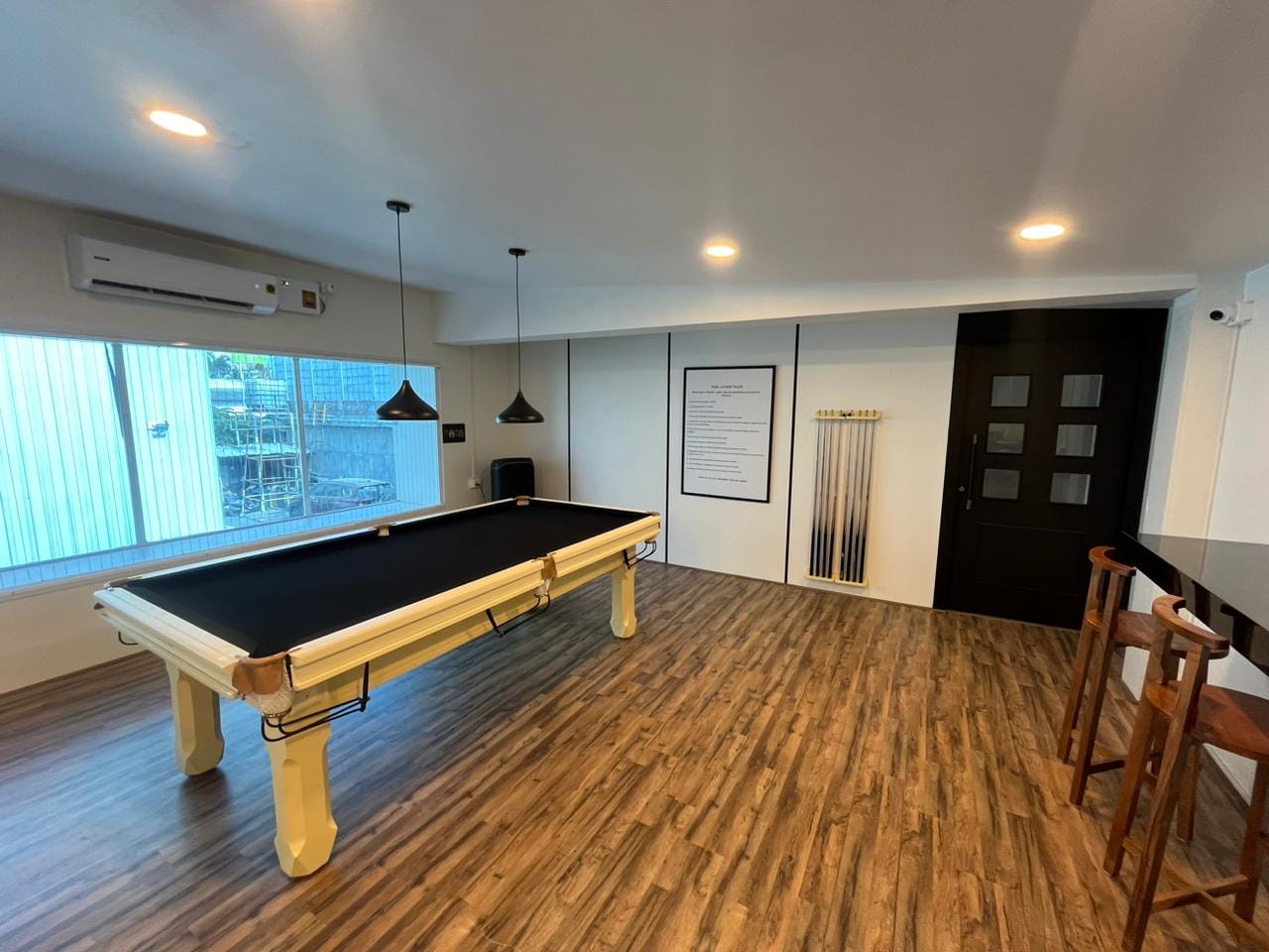 Snack and Rack Lounge
