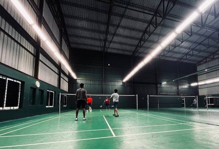 SWAAS Indoor shuttle badminton court